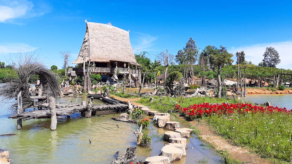 Vườn Hoa Long Loi ở huyện Đăk Hà, tỉnh Kon Tum, Việt Nam