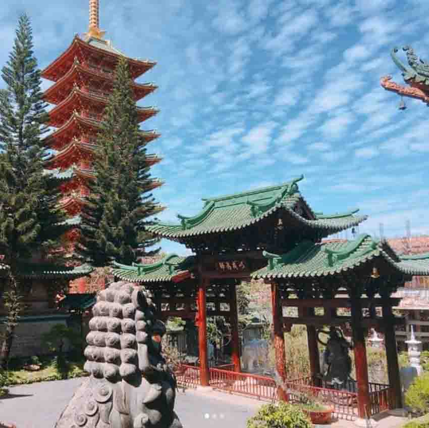Chùa Minh Thành Pleiku Gia Lai - Rực rỡ trước khung cảnh của ngôi chùa.