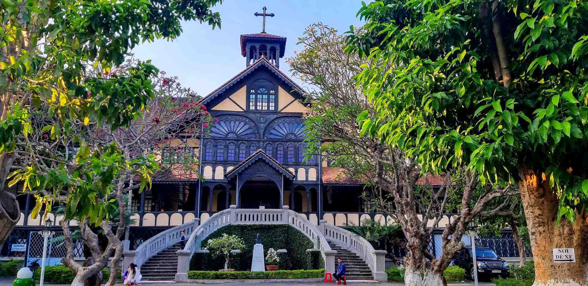 Tòa giám mục Kon Tum (Điểm du lịch Tp Kon Tum)