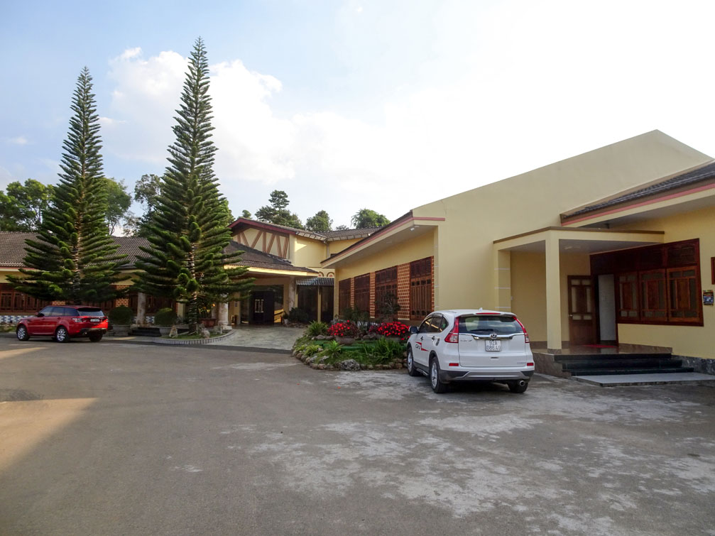Khác sạn Đăk Ke Măng Đen Resort Kon Tum