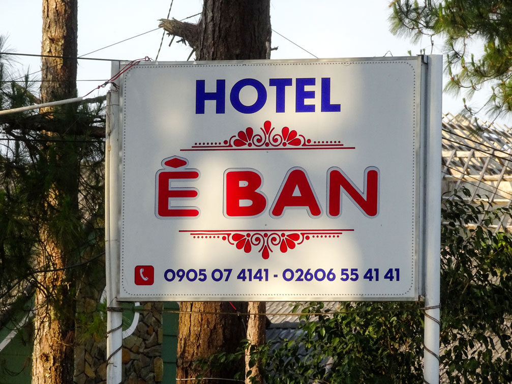 Khách sạn Ê Ban | Ê Ban Hotel Măng Đen Kon Tum