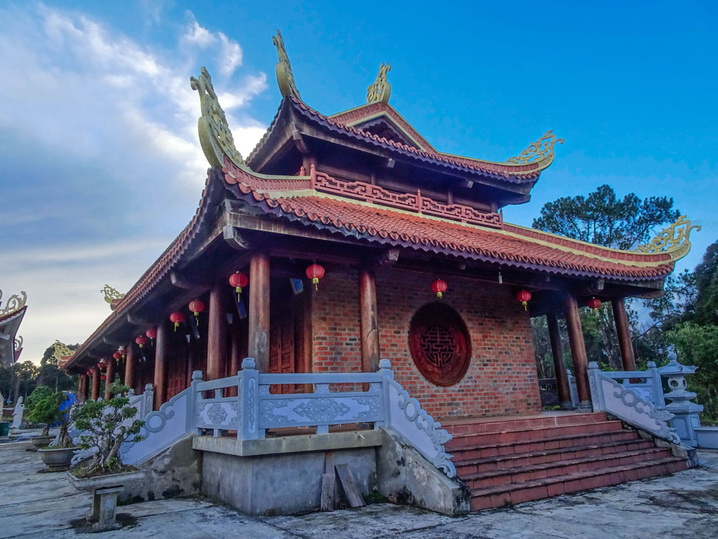 Mái đình chùa Việt Nam