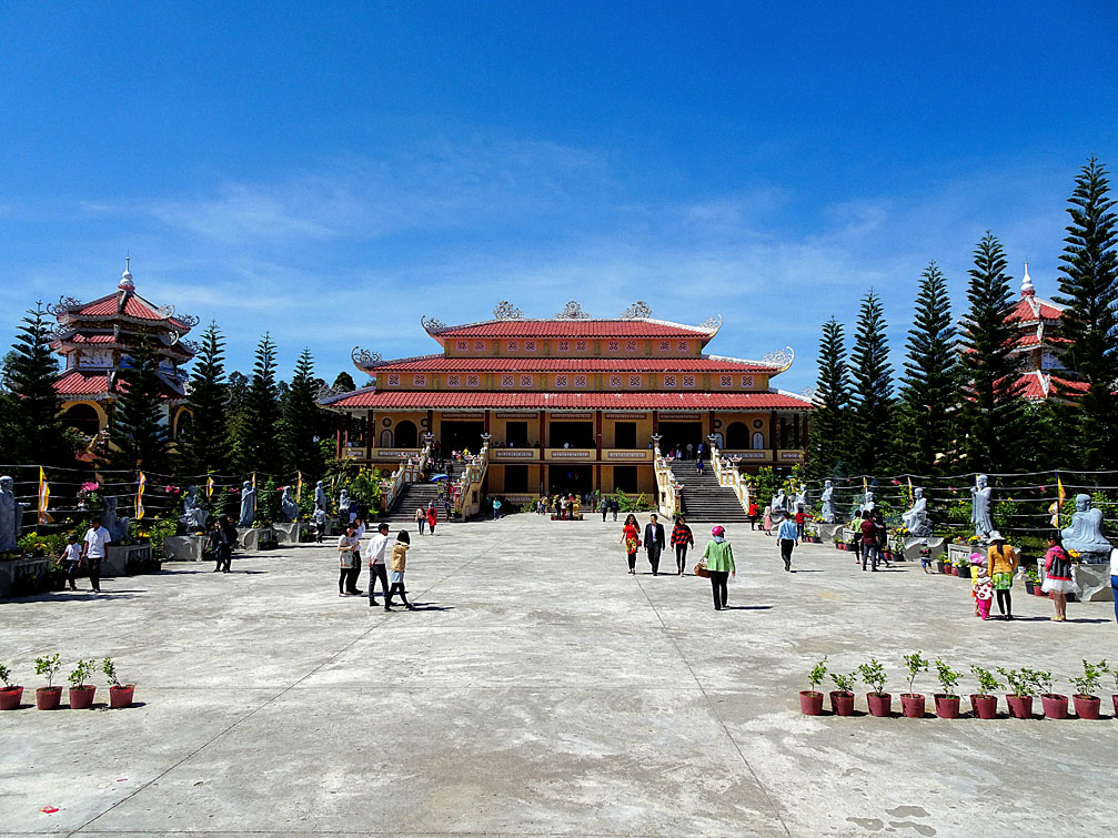 Kiến trúc Tháp Kỳ Quang, địa chỉ huyện Đắk Hà, tỉnh Kontum, Vietnam photo pagoda Buddhist temple