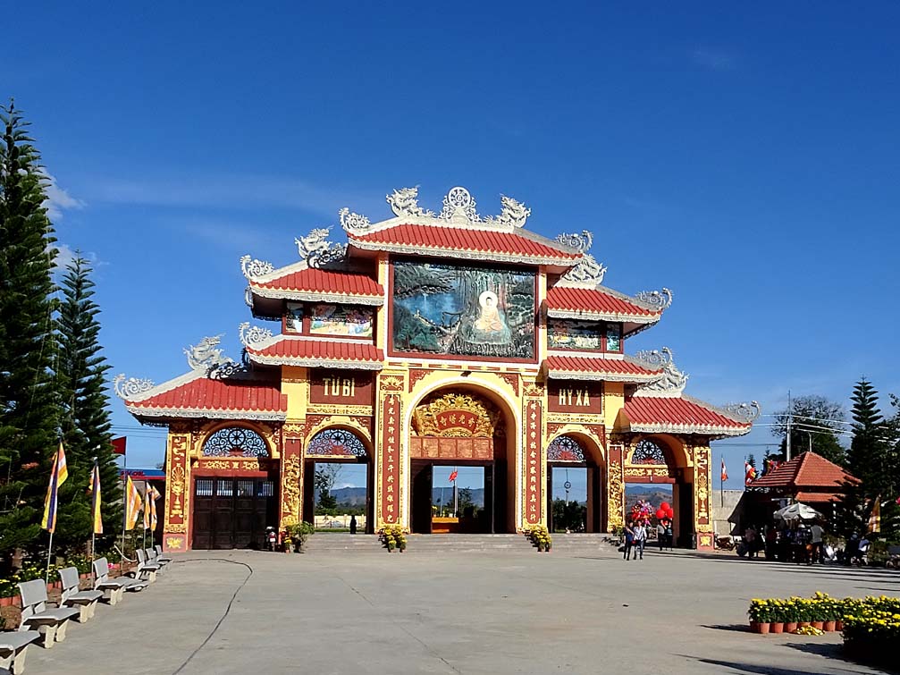 Hình ảnh cổng chùa Tháp Ký Quang huyện Đắk Hà