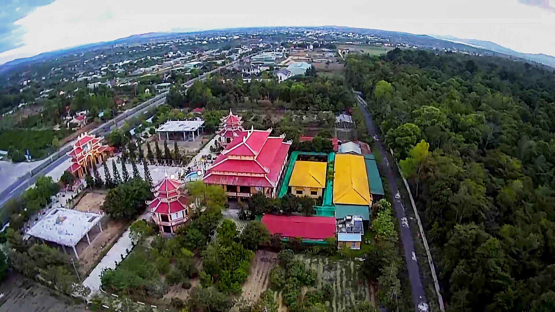 Hình ảnh chùa Tháp Kỳ Quang nhìn trên cao - Chùa ở Việt Nam