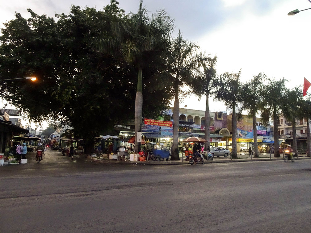 Khu trung tâm chợ Đắk Hà
