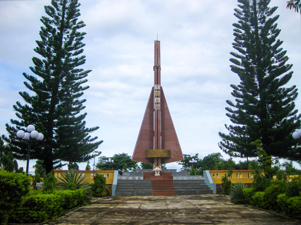 Hình ảnh nghĩa trang phần mộ liệt sỹ Đắk Tô Kon tum