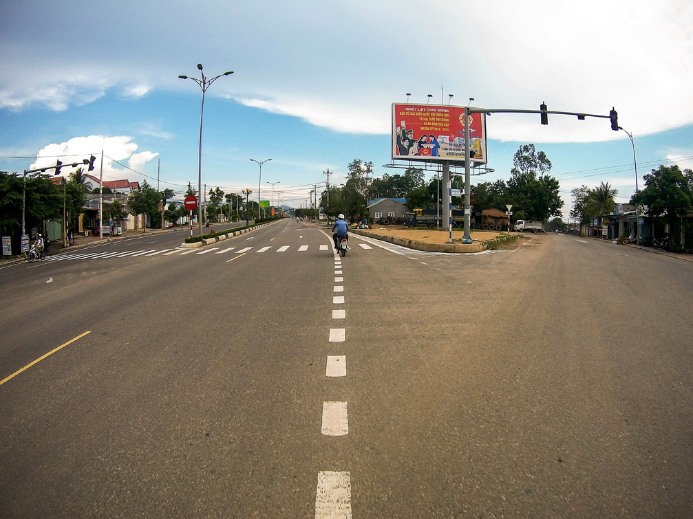 Ngã ba giao lộ xã Hòa Bình tp Kon Tum