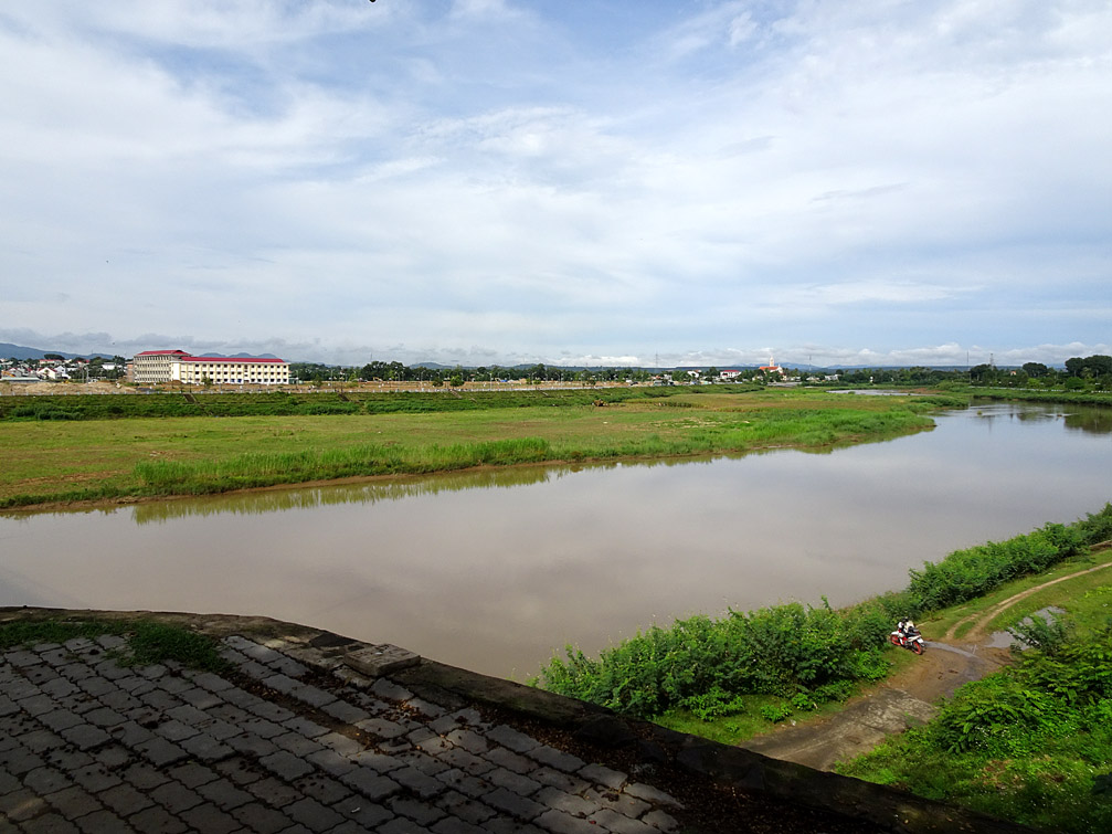 Sông Dak Bla và nhà thờ Phương Hòa Kon Tum
