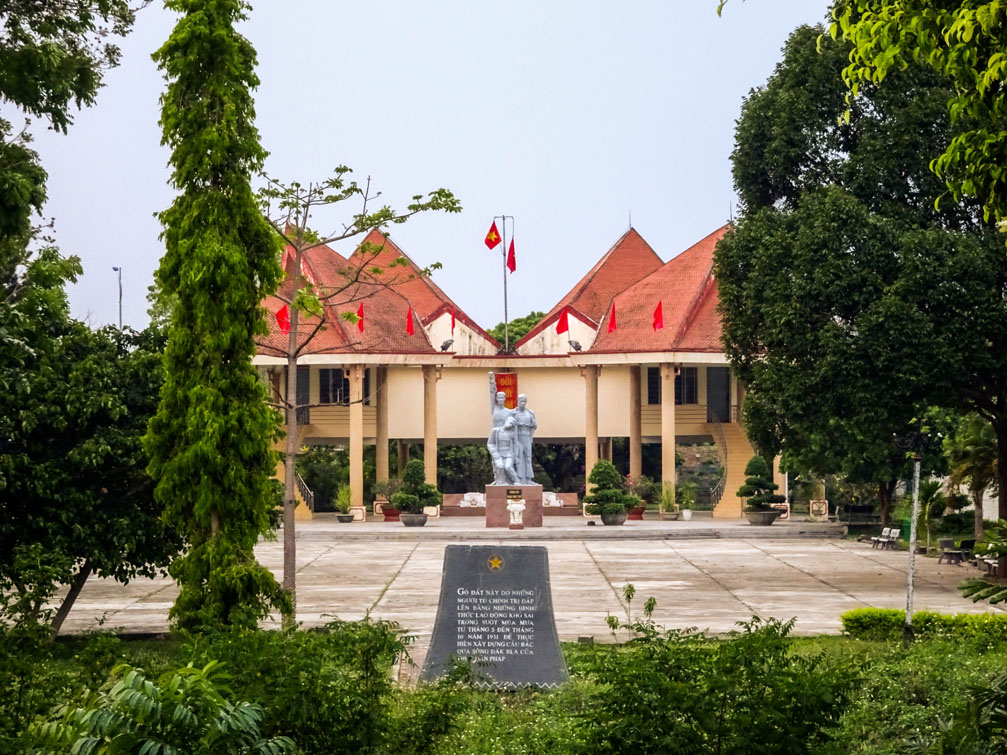 hình ảnh nhà tù Kon Tum