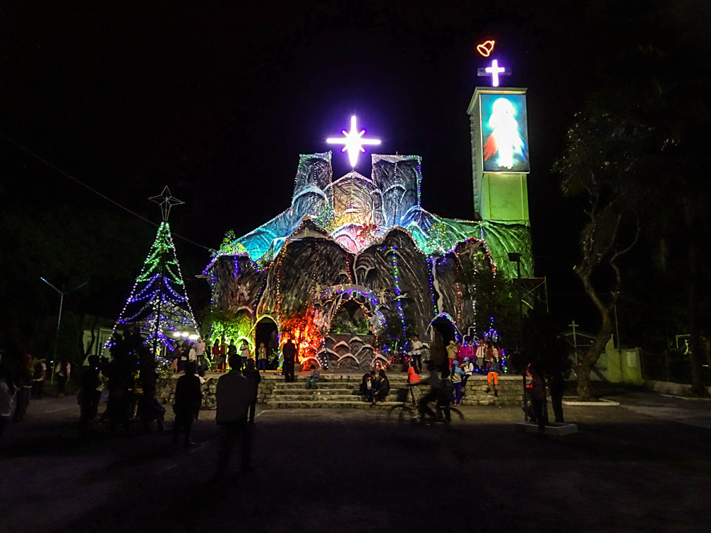 Giáng sinh nhà thờ Võ Lâm thành phố Kon Tum
