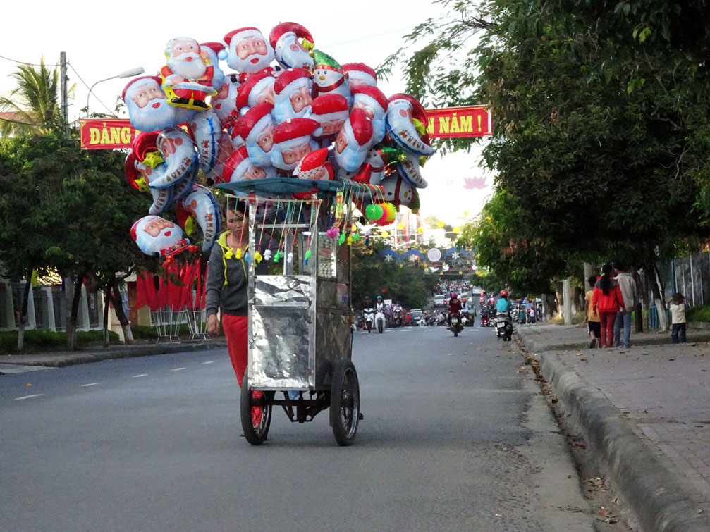 Noel đường Trần Phú tp Kontum tỉnh Kon Tum