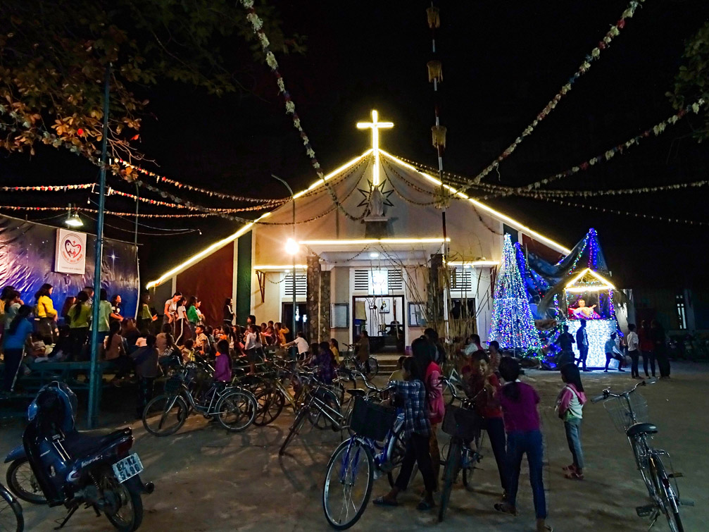 Giáng Sinh nhà thờ Kon Rơbang xã Vinh Quang tp Kon Tum