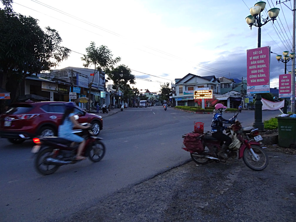 Một góc thị trấn Sa thầy huyện Sa Thầy tỉnh Kon Tum