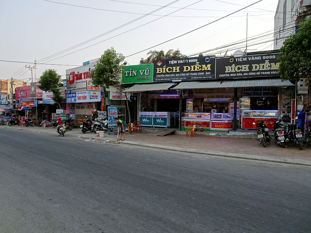 Khu thương mại huyện Sa Thầy kon Tum