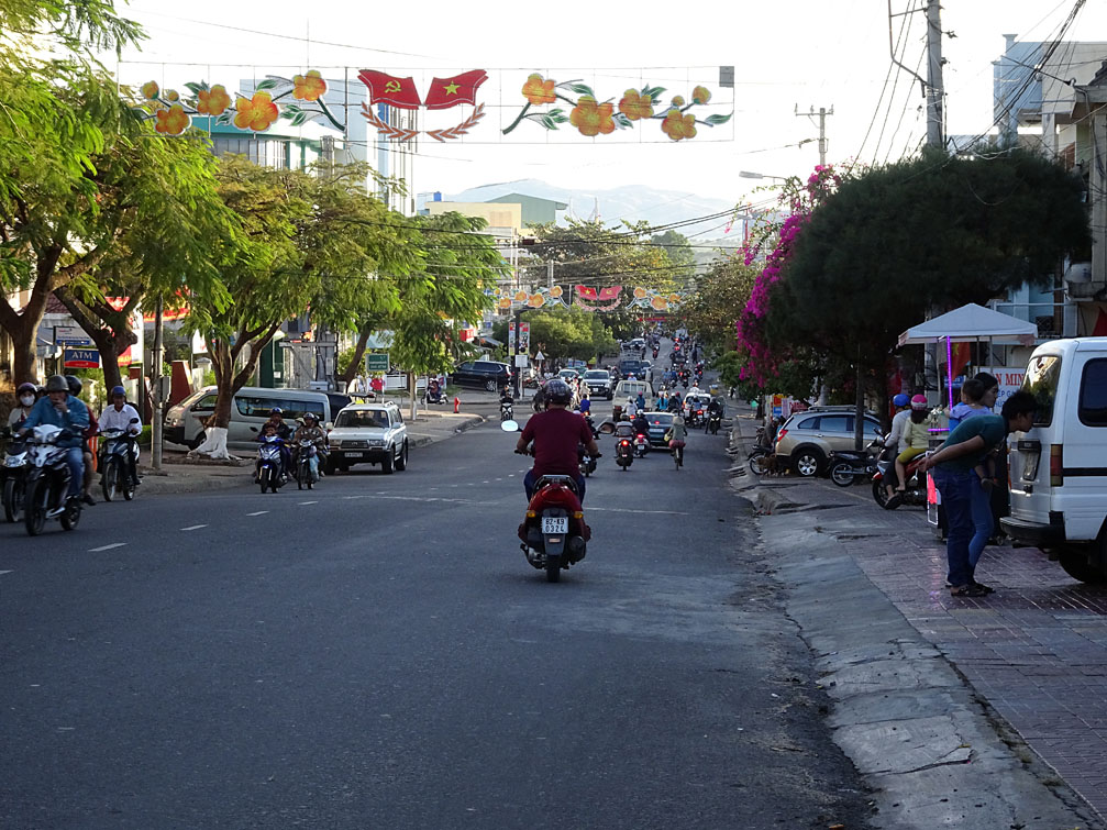 Đường Trần Phú thành phố Kon Tum tây nguyên