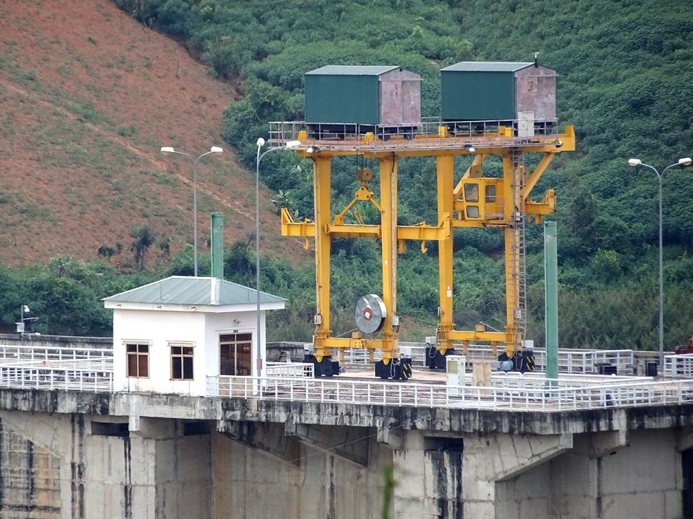 Hình ảnh tổ máy phát điện nhà máy Pleikrông Kon Tum
